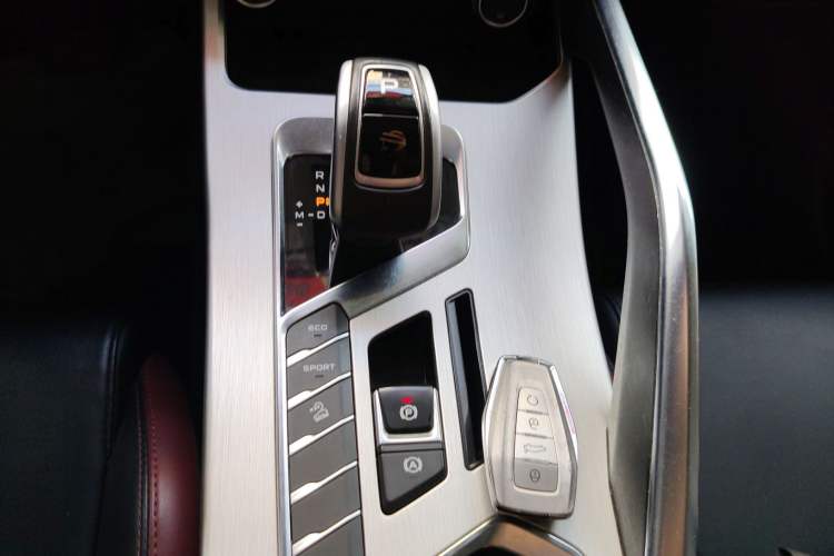 Used Geely Auto Coolray 2020 Facelift 240T DCT Hunter