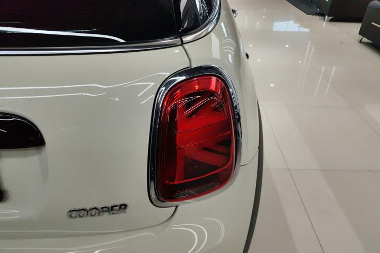 Used  MINI 2022 1.5T COOPER Artist
