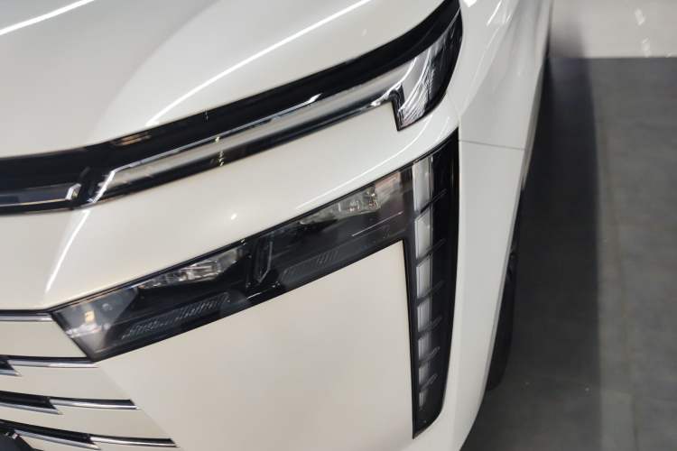 Used GAC Trumpchi Trumpchi E8 2024 Honor Series 2.0L Honor Edition
