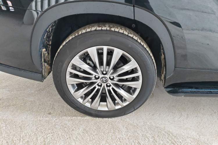 Used Toyota Highlander 2024 2.5L Smart Electric Hybrid Dual-Motor Two-Wheel-Drive Prestige Version 7 Seats
