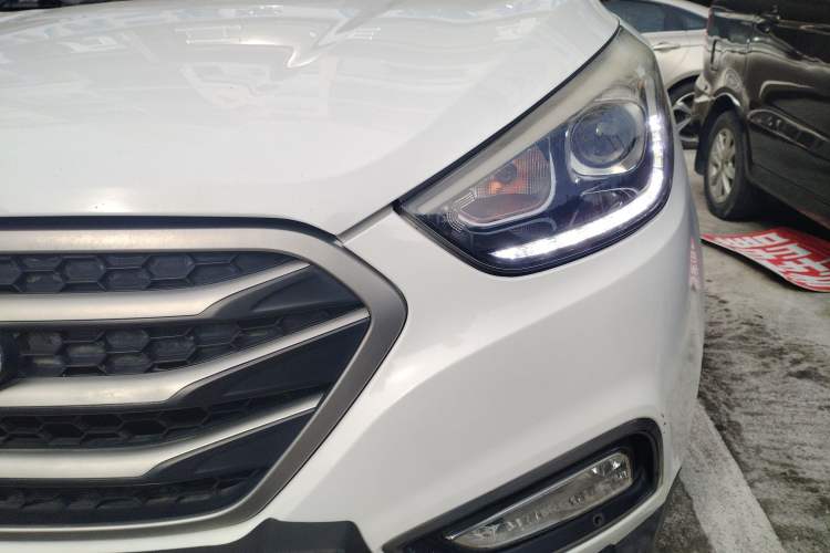 Used Hyundai ix35 2013 2.0L Automatic Two-Wheel Drive Smart GLS China IV Standard
