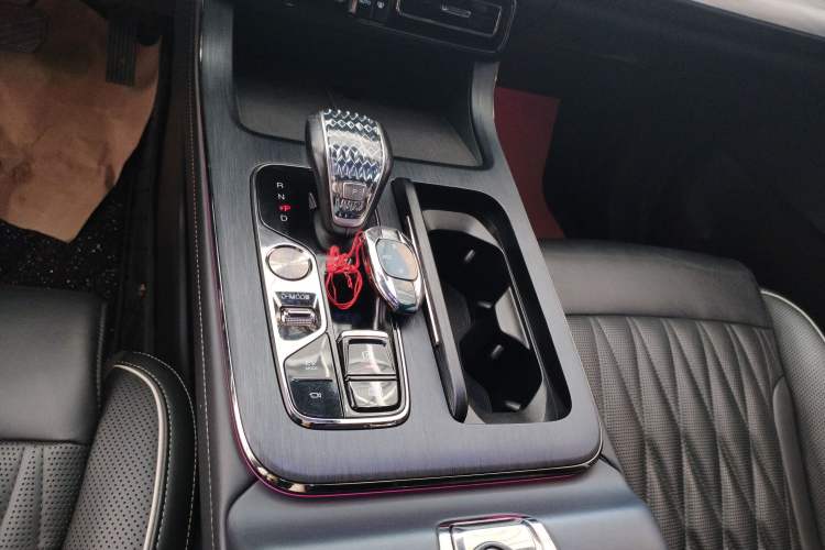 Used GAC Trumpchi GS8 2022 Dual-Engine Series 2.0TM Two-Wheel Drive Prestige Edition (7 Seats)
