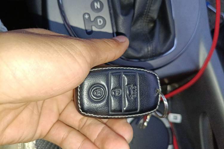 Used Kia Sportage R 2015 2.0L Automatic Two-Wheel Drive DLX Model