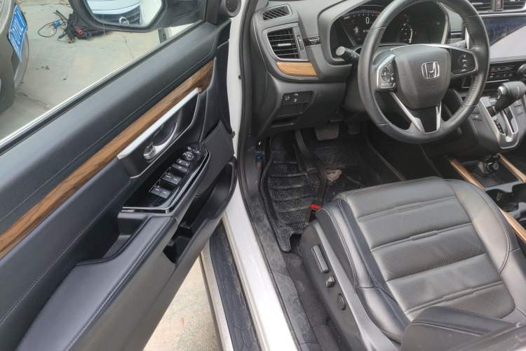 Used Honda CR-V 2017 240TURBO CVT Front-Wheel Drive Fashion Edition