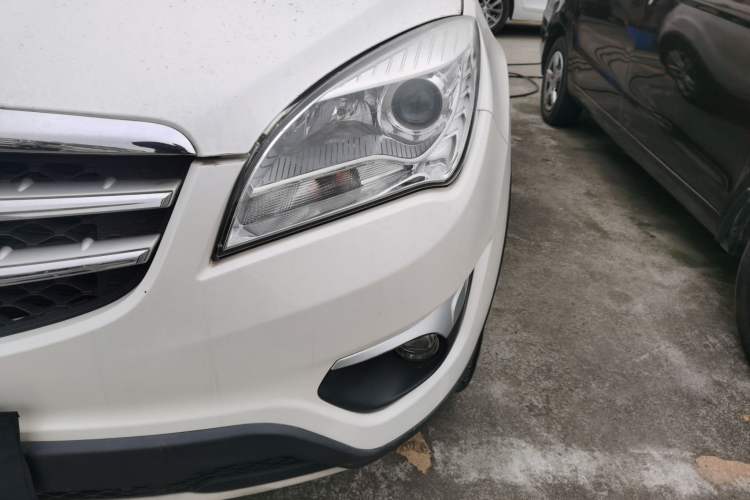 Used Changan CS35 2015 1.6L Automatic Luxury Model China IV Standard