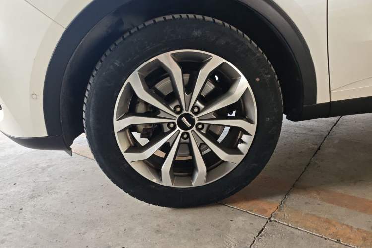 Used Wey VV6 2018 2.0T Two-Wheel Drive Flagship Version China V Standard
