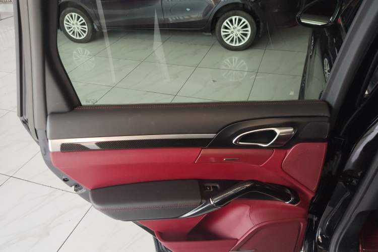 Used Porsche Cayenne 2015 3.6L automatic transmission U.S. specification
