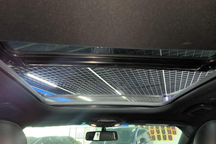 Used Lincoln MKX 2015 2.0T Two-Wheel Drive Deluxe Edition