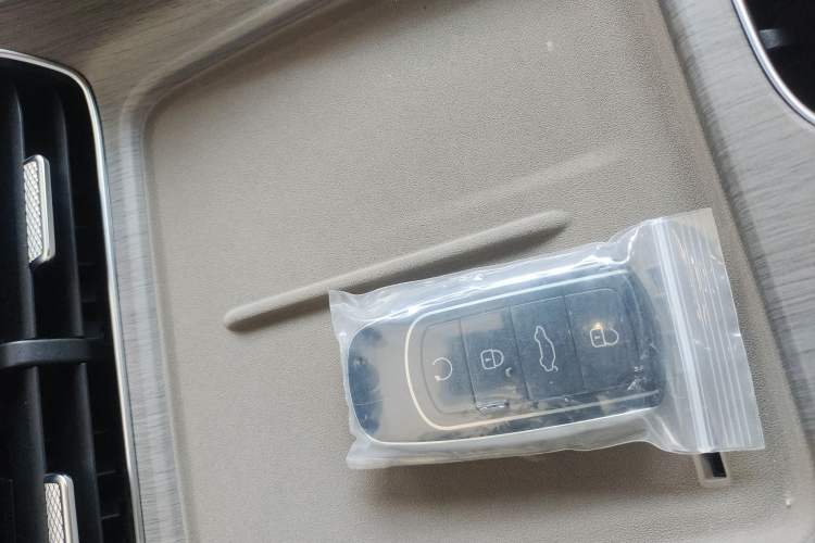 Used Chery Tiggo 8 PLUS C-DM 2025 1.5T 116 km Prestige Version 5 Seats
