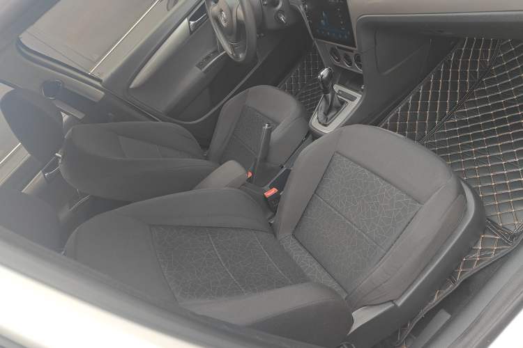 Used Volkswagen Lavida 2013 Revised Classic 1.6L Automatic Fashion Edition
