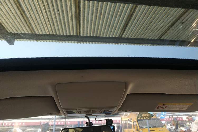 Used Volkswagen Lavida 2017 1.6L Automatic Comfort Edition
