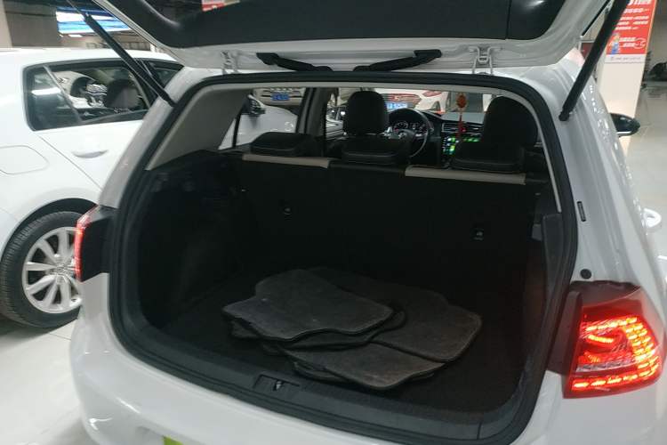 Used Volkswagen Golf 2017 230TSI Automatic Luxury Million-Vehicle Commemorative Edition