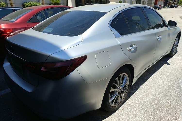 Used Infiniti Q50L 2018 2.0T Enjoyment Version China VI Standard
