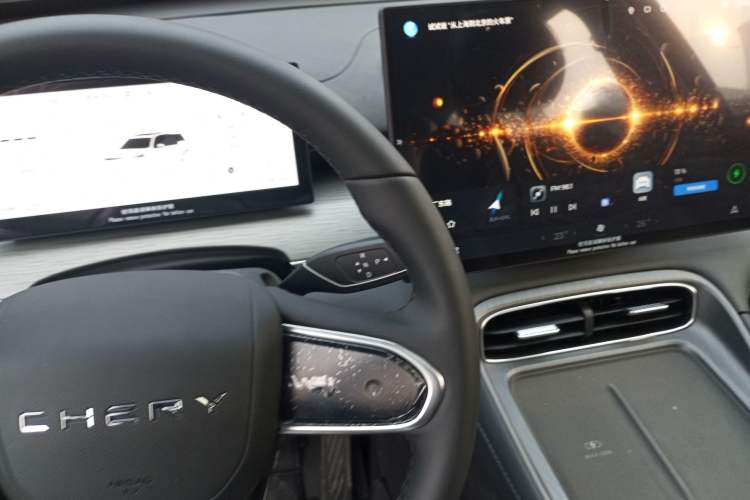 Used Chery Tiggo 8 PLUS C-DM 2025 1.5T 116 km Luxury Version 5 Seats
