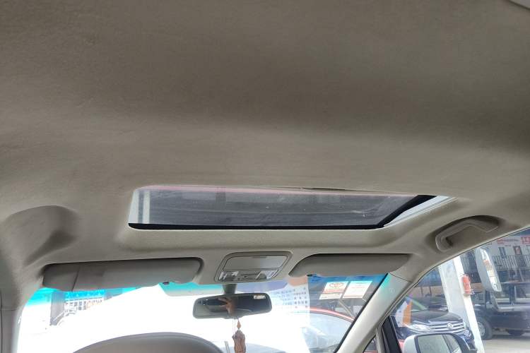 Used BYD M6 2013 2.4L Automatic Prestige Model
