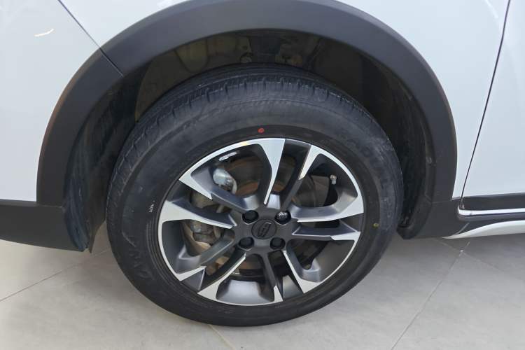 Used Geely Auto Vision X3 2019 Upgraded Model 1.5L Manual Elite Version