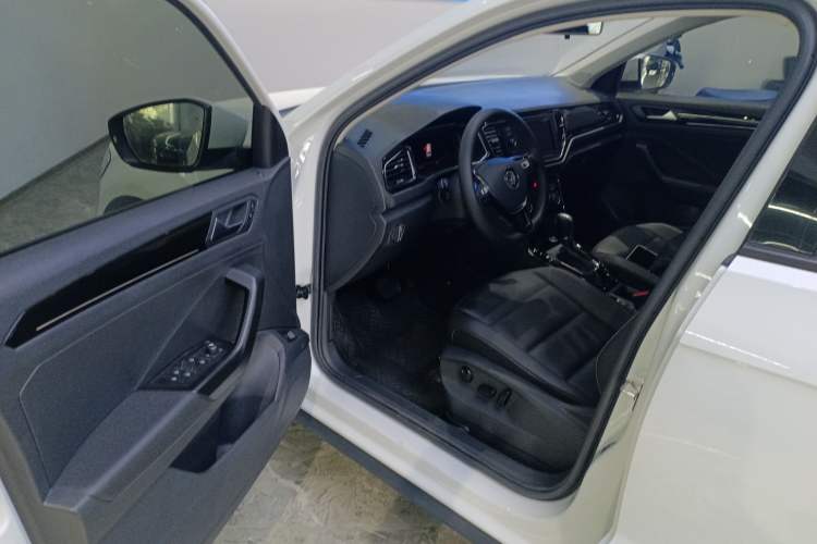 Used Volkswagen T-ROC 2020 280TSI DSG Two-Wheel Drive Comfort Version