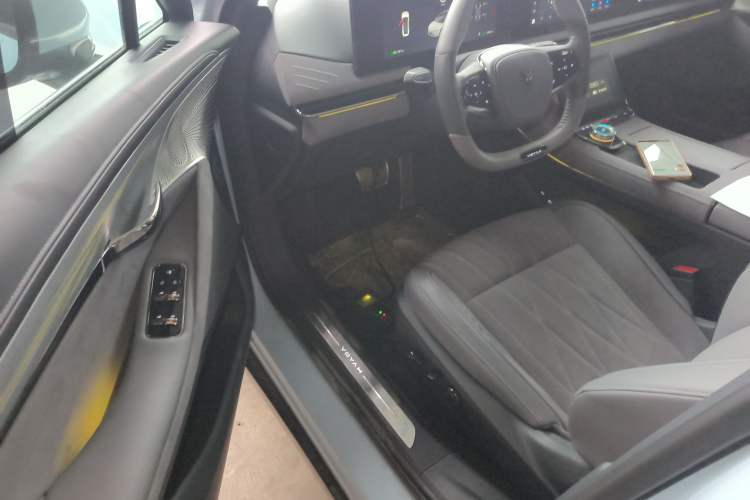 Used VOYAH PASSION 2023 Four-Wheel Drive Long-Range Version