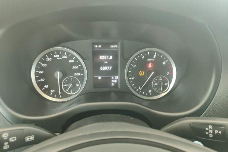 Used Mercedes-Benz Vito 2021 2.0T Elite Version 7 Seats