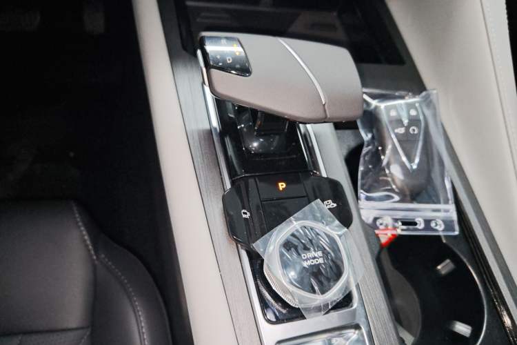 Used Changan CS75 PLUS 2024 3rd Generation Champion Edition 1.5T Intelligent Drive Dynamic Model
