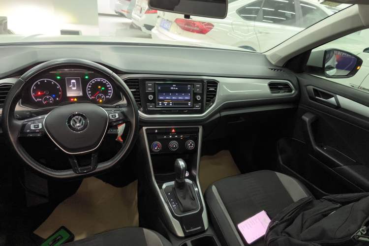 Used Volkswagen T-ROC 2019 230TSI DSG Two-Wheel-Drive Advanced Version China VI Standard
