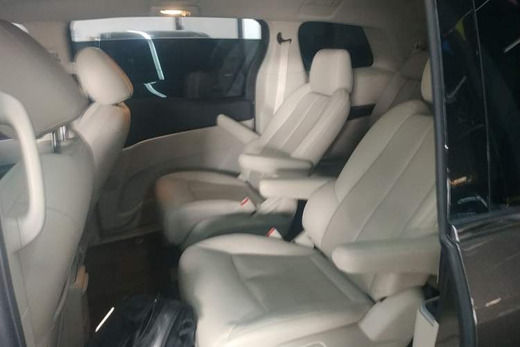 Used Buick GL8 2023 Land Executive Class Smart Enjoyment Model
