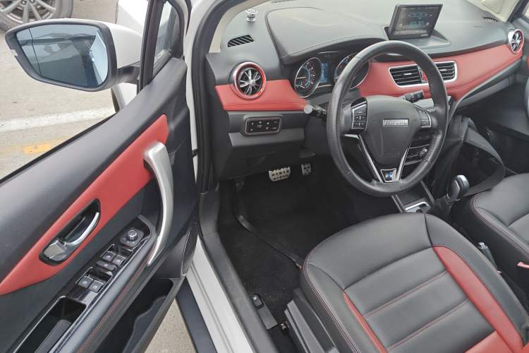 Used Haval H1 2016 Blue Label 1.5L AMT Luxury Model
