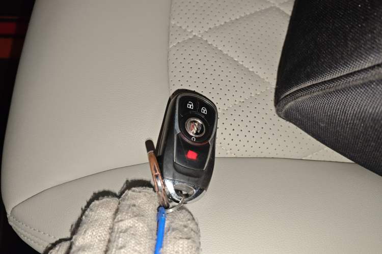 Used Buick GL8 2022 Land Cruiser Executive Class 652T Comfort Model
