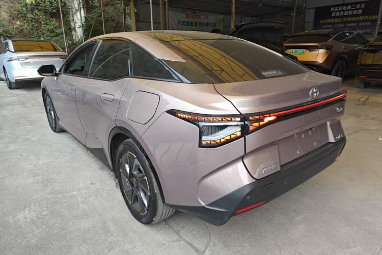 Used Toyota bZ3 2023 616 km Long-Range Premium
