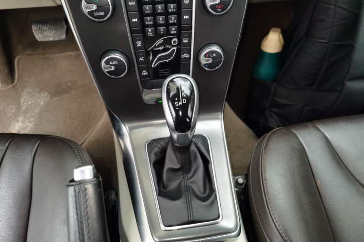 Used Volvo V40 2015 1.6T Zhiyi Edition