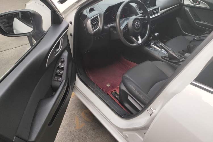 Used Mazda Mazda 3 Axela 2019 Cloud-Controlled Version Sedan 1.5L Automatic Comfort Trim China VI Standard
