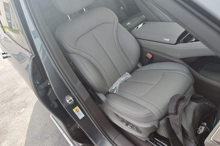 Used Denza N9 2025 Flagship Model
