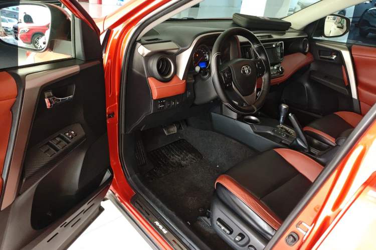 Used Toyota RAV4 2013 2.5L Automatic 4x4 Prestige Edition
