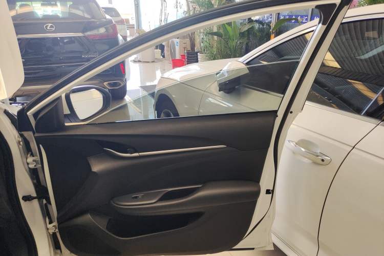 Used Buick GT 2019 18T Automatic Connected Elite Model China V Standard
