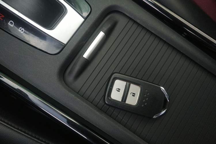 Used Honda Jade 2017 210TURBO CVT Fashion Edition 5-seater
