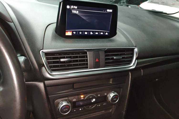 Used Mazda Mazda 3 Axela 2017 Sedan 2.0L Automatic Flagship Model China V Standard
