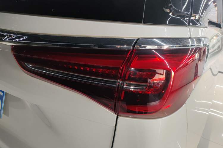 Used Buick GL8 2021 ES Landtrek 653T Luxury Model
