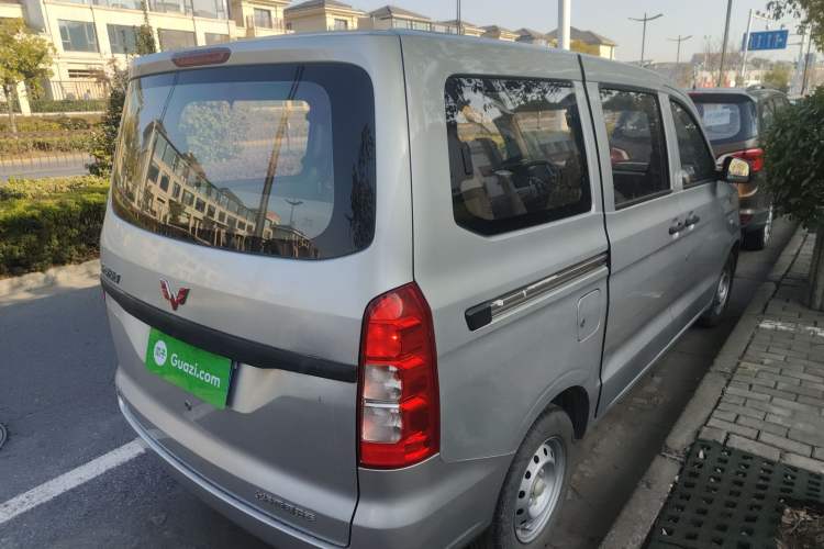 Used Wuling Hongguang V 2019 1.5L Jingqu Version China VI LAR