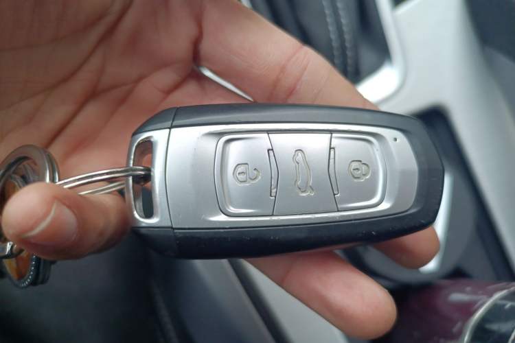 Used Geely Auto Emgrand X7 Sport 2018 1.8TD Automatic Two-Wheel Drive Smart 4G Connected Version