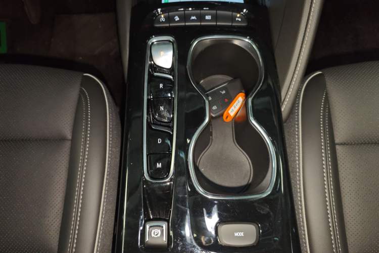 Used Buick Envision 2023 Encore Plus 652T Five-Seat All-Wheel-Drive Luxury Model
