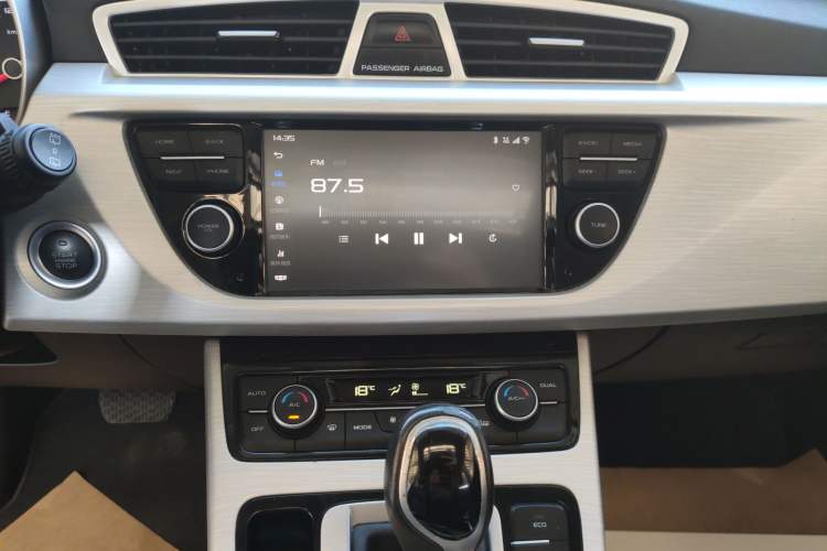 Used Geely Auto Emgrand X7 Sport 2018 1.8TD Automatic Two-Wheel Drive Zhiya Model
