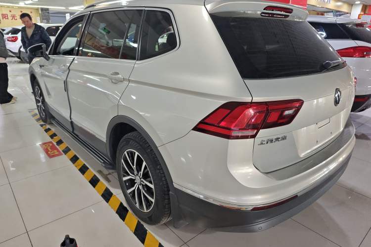 Used Volkswagen Tiguan L 2017 330TSI Automatic Two-Wheel Drive Comfort Edition