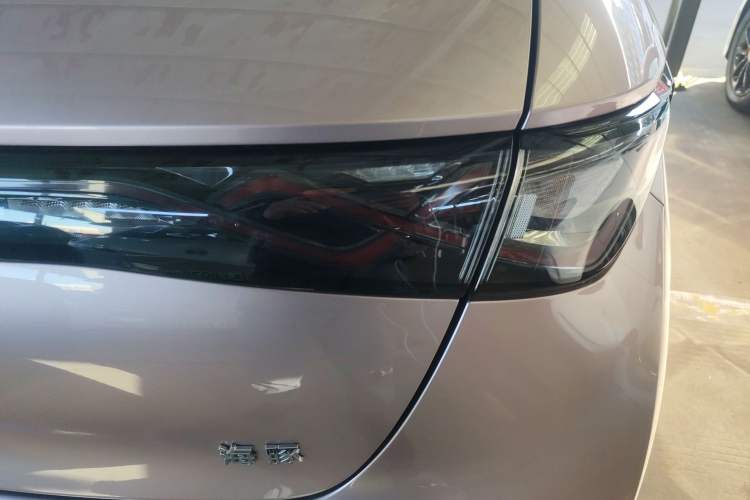 Used BYD Dolphin 2024 Honor Edition 420km Fashion Version
