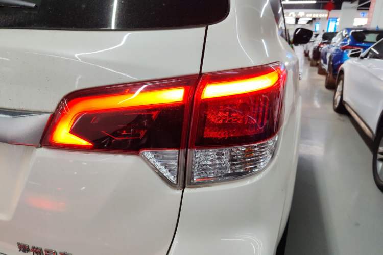 Used Dongfeng Fengdu Paladin 2023 2.0T Four-Wheel Drive Luxury Edition
