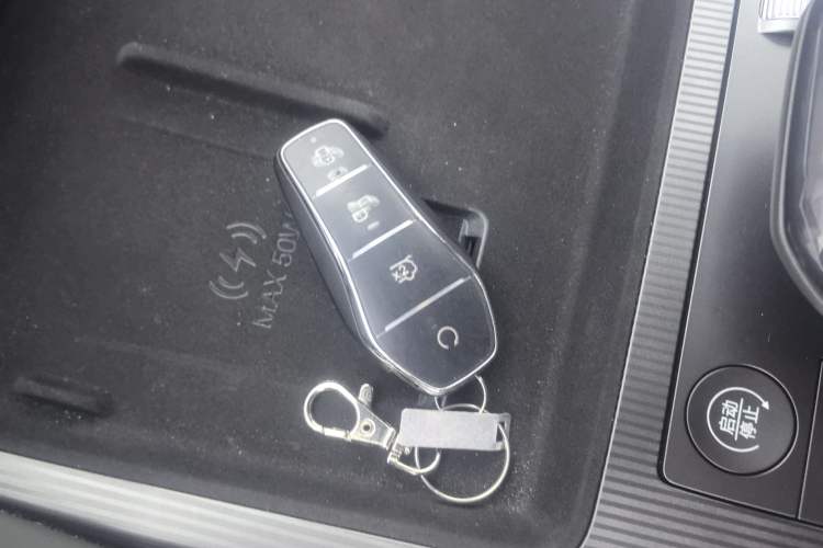 Used BYD Song L DM-i 2025 Intelligent Driving Version 160 km Beyond-Range Type
