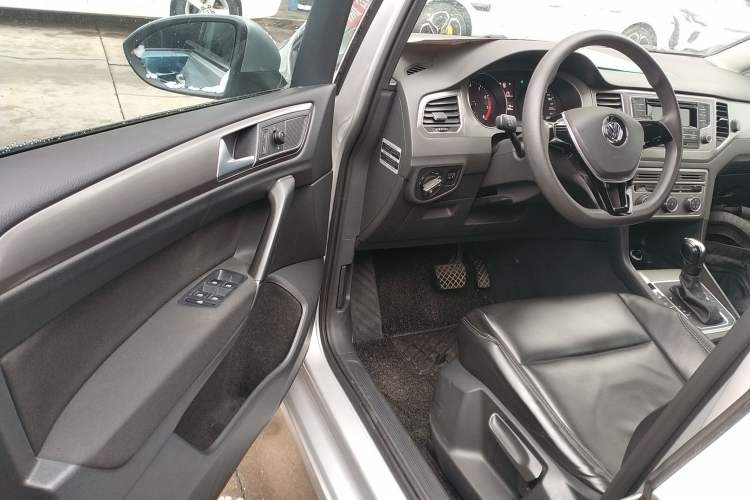 Used Volkswagen Golf Sportsvan 2016 1.6L Automatic Comfort Model
