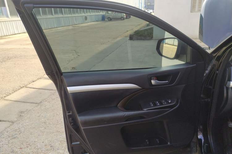 Used Toyota Highlander 2017 2.0T Four-Wheel Drive Luxury Edition 7 Seats