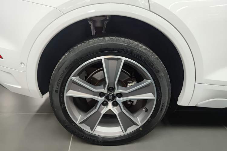 Used Audi Q5L 2022 Updated 45T Luxury Dynamic Version
