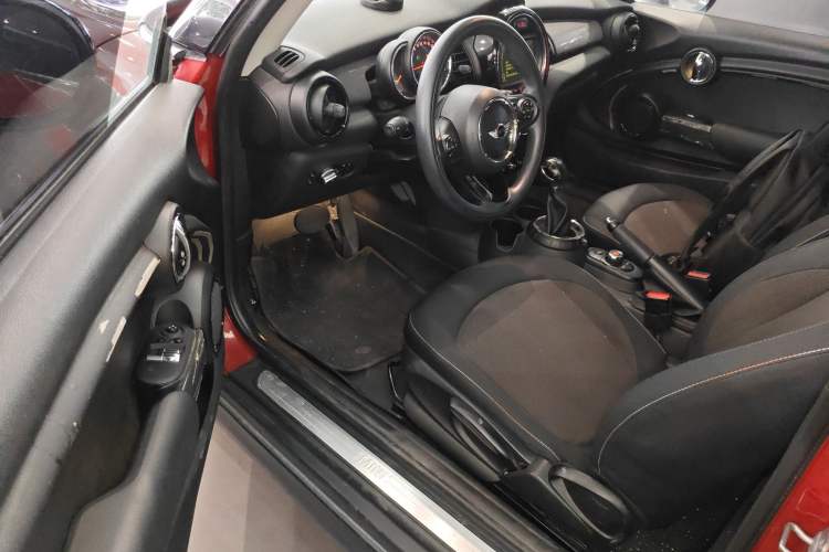 Used  MINI 2014 1.5T COOPER Fun
