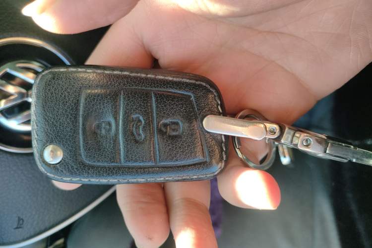 Used Volkswagen T-ROC 2018 280TSI DSG Two-Wheel-Drive Luxury Version China V Emission Standard
